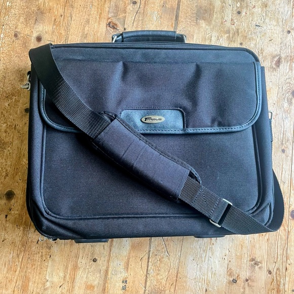 Targus Black Laptop Briefcase Bag with Shoulder Strap, Padded 15" Computer Case - Picture 1 of 15